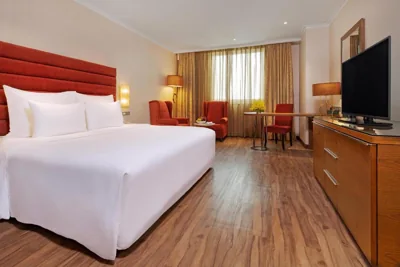 클럽 킹 (라운지 이용 및 편도 공항 픽업) — Windsor Plaza Hotel